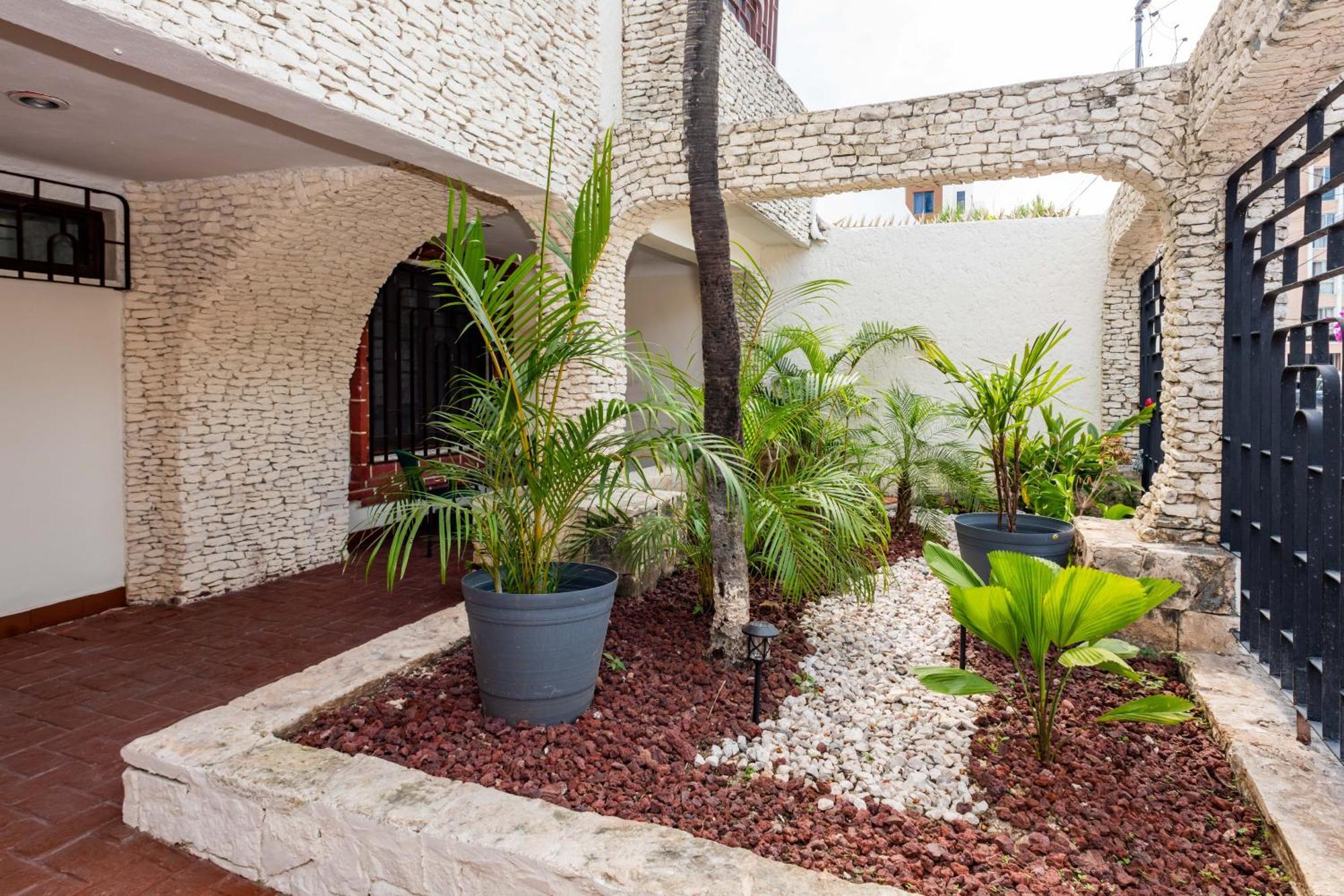 Vica Guest House Con Piscina En La Entrada De La Zona Hotelera Cancún Extérieur photo